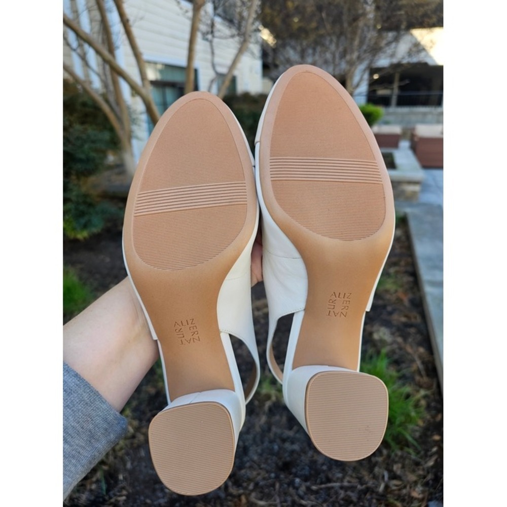 Naturalizer Sophie Pumps Womens 9.5 White Cream Cap Toe Block Heel Slingback ~ - Picture 6 of 8